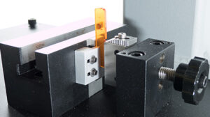 Ensayos de impacto Charpy e Izod: seguridad y resistencia bajo presión